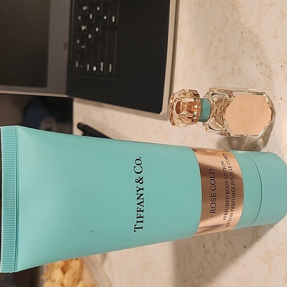 Tiffany & Co. Perfumed body lotion and perfume travel kit